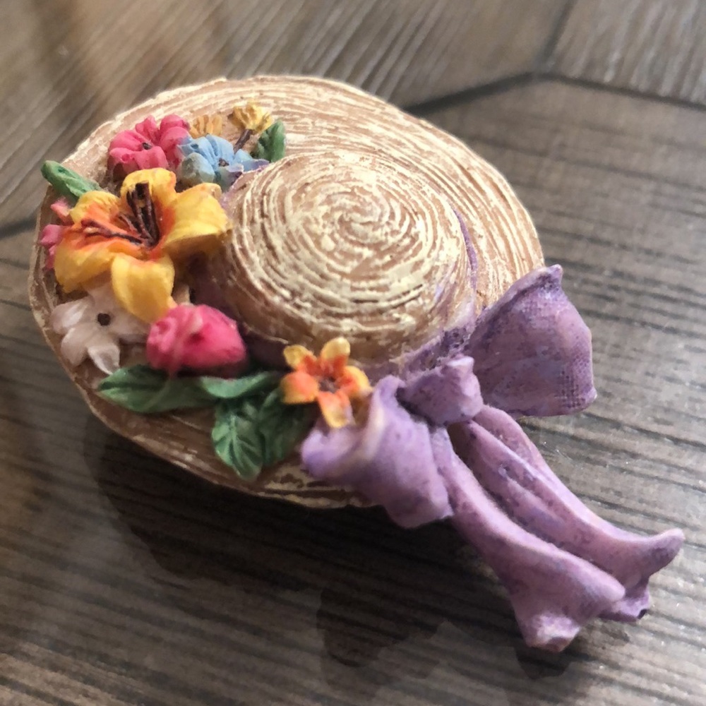 Vintage Resin Straw Hat Pin with Flowers, Purple Bow, Bonnet - Picture 16 of 16